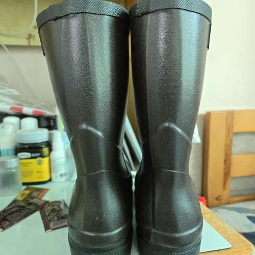 出售接近全新Aigle水Boot