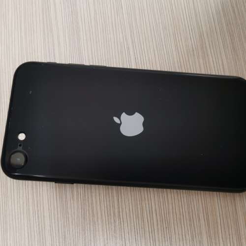 iphone se 3 99.9% 新 99% 電池 行貨