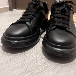 Alexander McQUEEN 41.5 全黑 透明膠底 男裝 波鞋