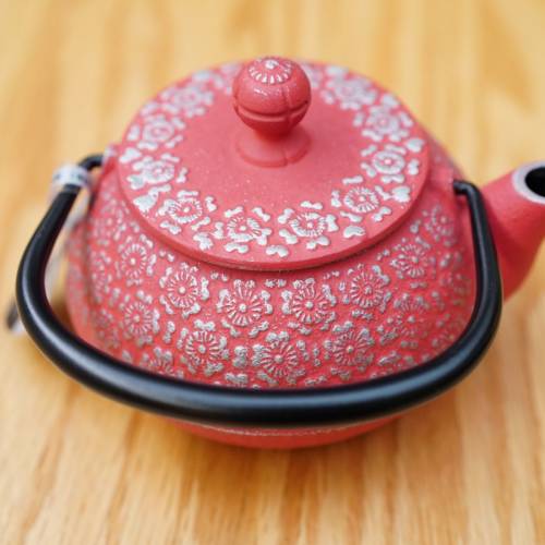 日本製 岩鋳 Iwachu 急須 0.32L 南部鉄器 粉紅櫻花銀色 南部鐵器鐵茶壼