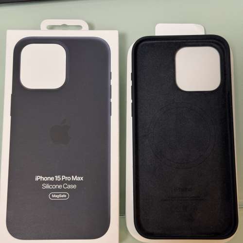 iPhone 15 Pro Max Silicone Case with MagSafe 黑色