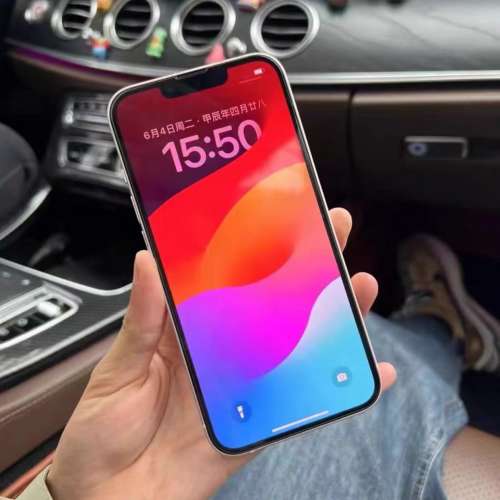 Apple iPhone 13 512G  5G 功能全部正常運作，電池效能100 %，電池良好，已貼貴價玻...