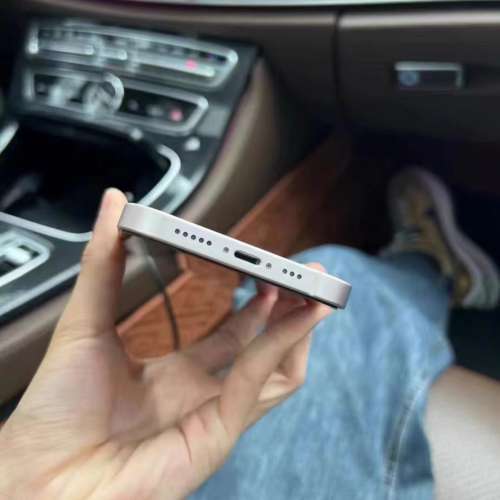 Apple iPhone 13 512G  5G 功能全部正常運作，電池效能100 %，電池良好，已貼貴價玻...