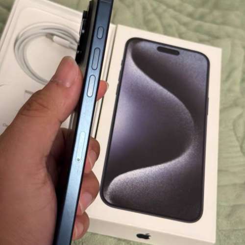 iPhone 15 pro max 256G 港行，新淨冇花，同新機冇乜分別，電池效能100，有盒全套f...