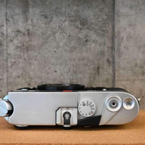Leica M6 Classic Silver Like-New with Full Packing