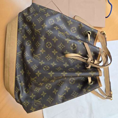 LV  ---  LOUIS VUITTON PARIS MADE IN FRANCE
