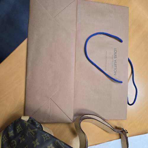 LV  ---  LOUIS VUITTON PARIS MADE IN FRANCE