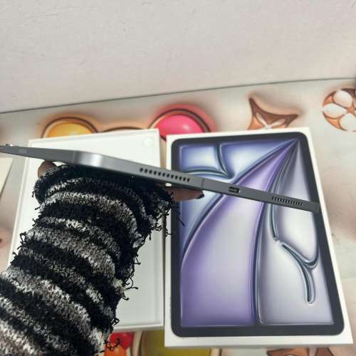 (電子之家，全新質素👍🏻香港行貨11吋iPad Air6 /灰色✨/256gb/5G流動網絡版😍2024...