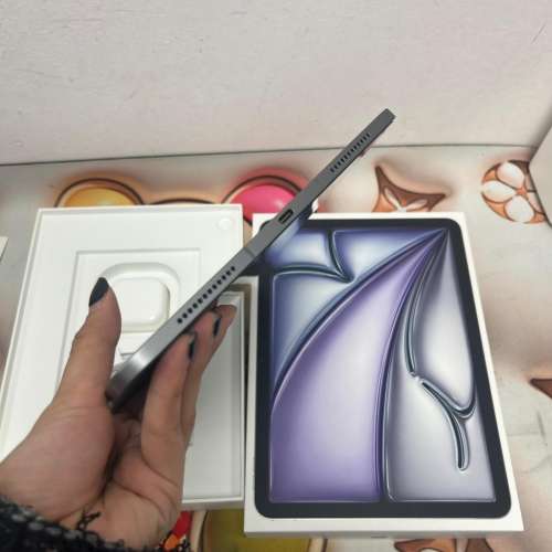 (電子之家，全新質素👍🏻香港行貨11吋iPad Air6 /灰色✨/256gb/5G流動網絡版😍2024...