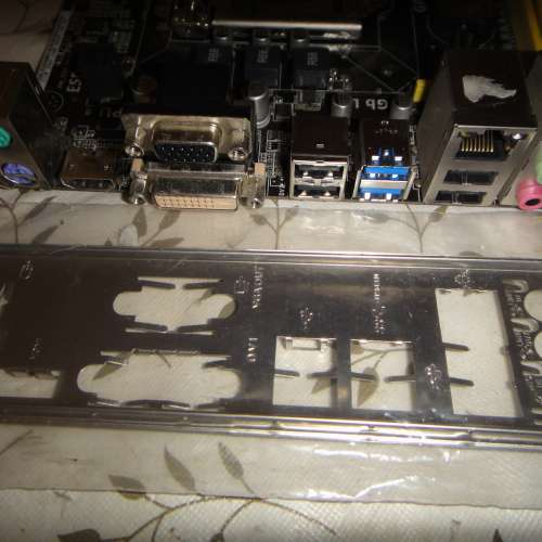 ASUS H81M-PLUS Micro-ATX主機版 (windows10Pro啟用碼) Socket 1150