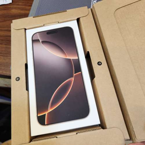 IPhone 16 Pro Max 512 GB 沙漠金色全新未開封