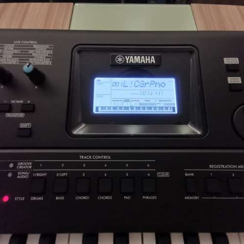 數碼鍵琴Yamaha PSR-EW425, 可用AA電池外出 Busking 使用 (連AC變壓器及Pedal)