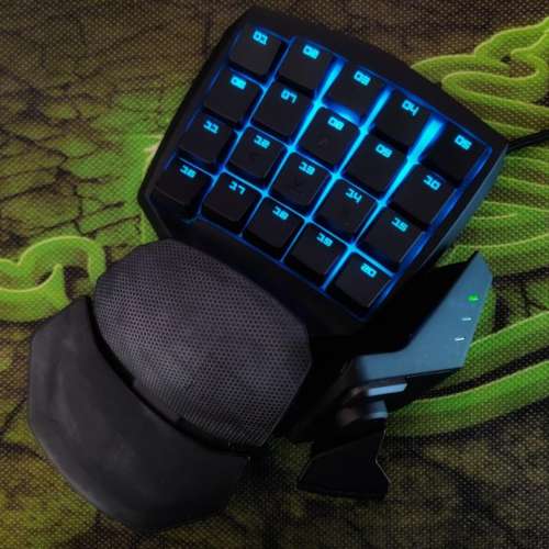 Razer Orbweaver Chroma 金絲魔蛛幻彩版電競鍵盤