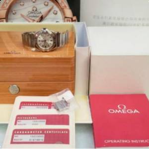 真品近全新FULL SET大全套新款40mm大裝藍水晶玻璃透視底.狀態極好  
OMEGA-CONSTEL...