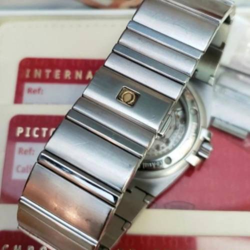 真品近全新FULL SET大全套新款40mm大裝藍水晶玻璃透視底.狀態極好  
OMEGA-CONSTEL...