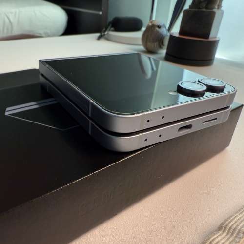 Samsung Flip 6 256 GB 藍色（有領域保養）