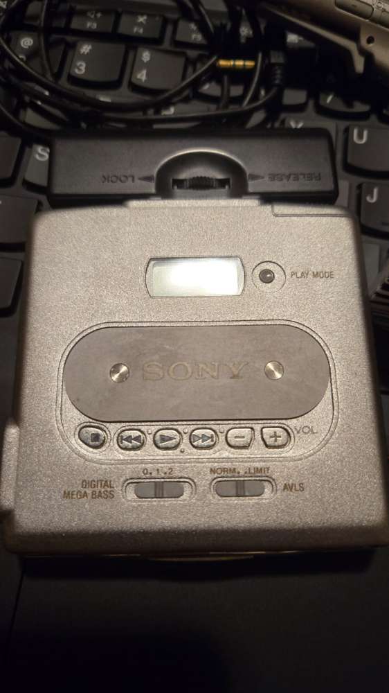 Sony MD Walkman MD機MZ-E35 + 全新未開封TDK MD碟x4 - 二手或全新隨身