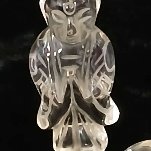 一手三個天然AA级水晶小擺件：日本和尚仔，龜仔，及蘋果，共售330元。 no.D10.11.24