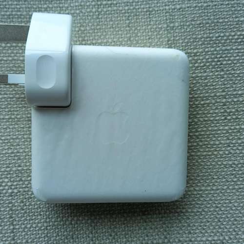 Apple 61W USB-C Power Adapter 蘋果 61W USB-C 電源轉接器 插頭