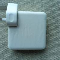 Apple 61W USB-C Power Adapter 蘋果 61W USB-C 電源轉接器 插頭