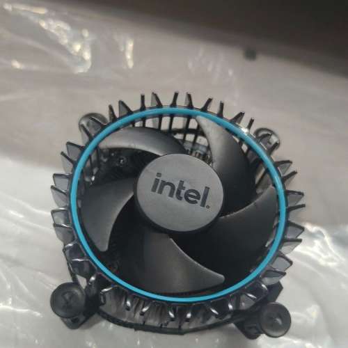 intel i3-13100 CPU with stock cooler LGA1700