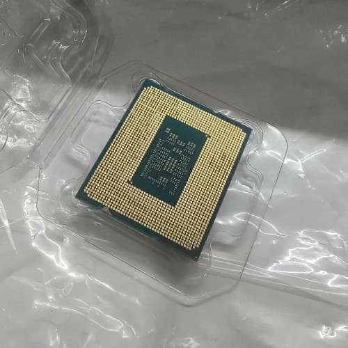intel i3-13100 CPU with stock cooler LGA1700