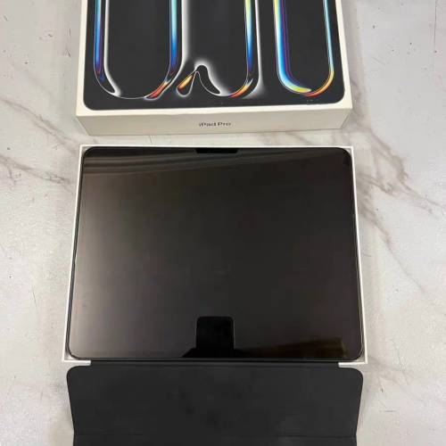 ipad pro 13吋 (黑色行貨)256/wifi