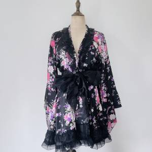 Floral print ruffled kimono