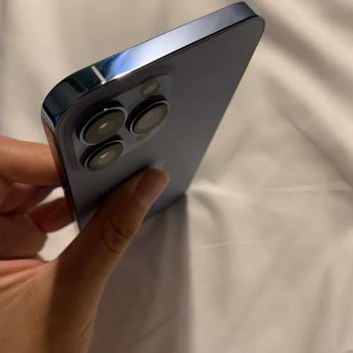 iPhone 13 pro max 1TB ( 原色天藍峰) 香港行貨，送Magsafe Case及玻璃貼