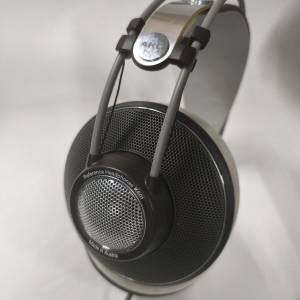 AKG  K601