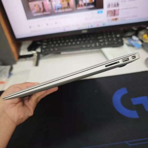 Apple MacBook Air IntelCore i7 13寸 ，8G RAM，256G SSD固態硬盤，超輕細部方便攜...