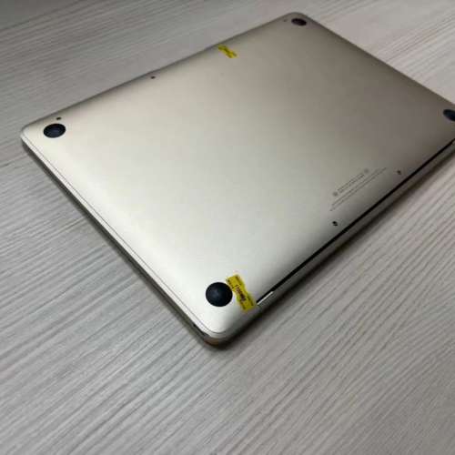 12寸MacBook Air 成色好，頂配8G記憶體，512G固態硬盤，超薄身。