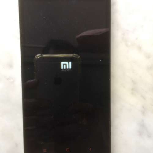 $100 (壞/BROKEN) Mi 小米手機 (能充電 不能著機)