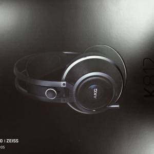 AKG K812