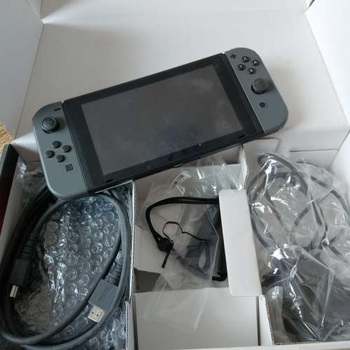 放黑色初代switch