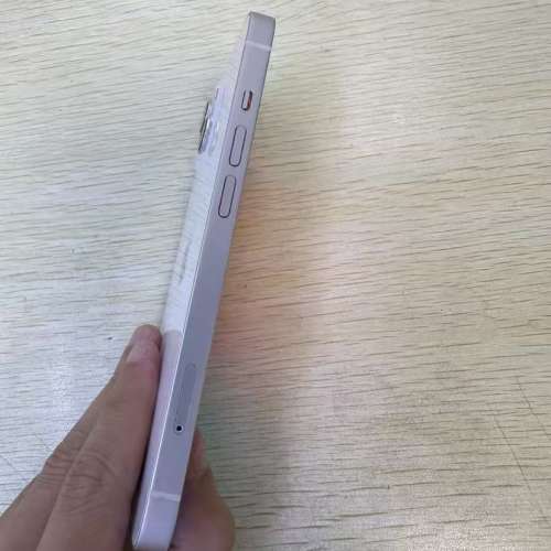 Apple iPhone 13 512G  5G 功能全部正常運作，電池效能86 %，電池良好，已貼貴價玻...