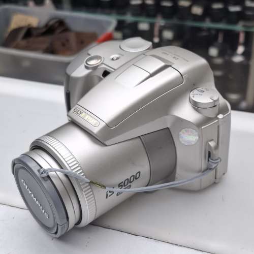 OLYMPUS IS-5000 28-140MM FILM CAMERA