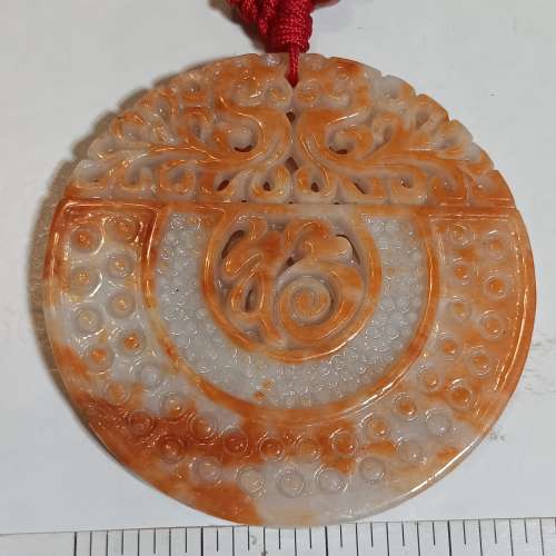 紅翡A玉吊墜，雙面雕刻福字牌51x5mm,出入平安牌53x7mm, 連26 吋紅翡頸鏈，每套780元...