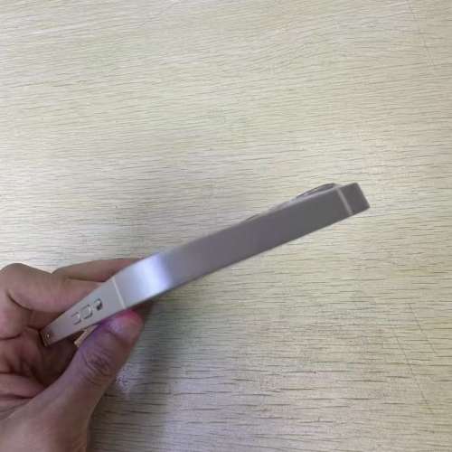 Apple iPhone 13 512G ， 6.1寸大螢幕，電池效能86 ％，功能全部正常運作，已貼貴價...