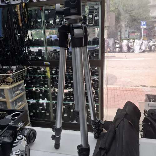MANFROTTO 190D + 486RC2 MADE IT ITALY 95% NEW
