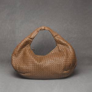 BV︱BOTTEGA VENETA Large Intrecciato Woven Leather Hobo Belly Bag