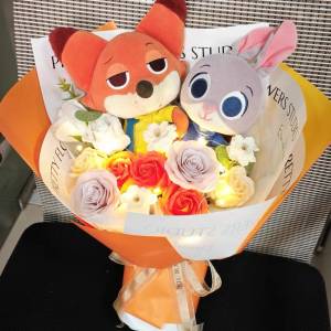 《全港獨家全新正版_職業花藝師主理》優獸大都會nick judy公仔花束 狐狸 兔子 情侶...