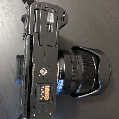 Fujifilm XT-2 body + kit lens 18-55 + grip