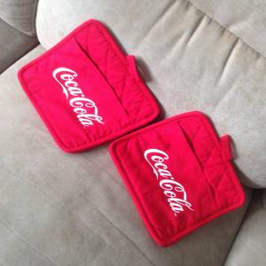 🎁 COCA COLA Kitchen Decorative Pot Holders 2pc Set 19*19cm NEW 全新 可口可樂 ...