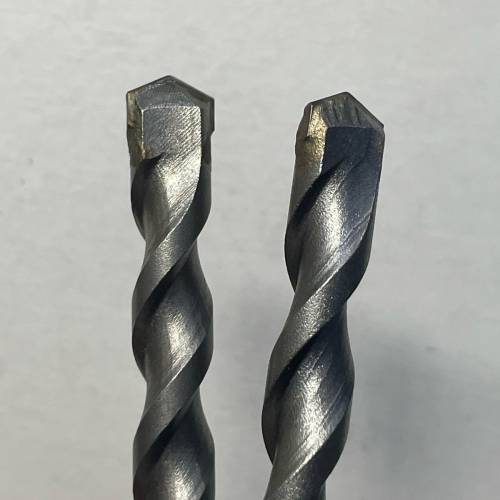 雙虹牌鎢鋼高硬度工業級電錘鑽頭。直徑6m/m x 145 m/m。四坑圓柄和方柄各一件。