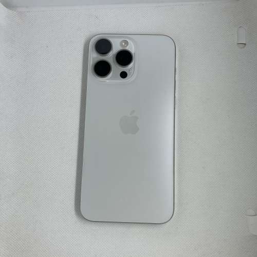 極罕白色 $(6) 97%新 iPhone 15 Pro Max 256 GB  港行