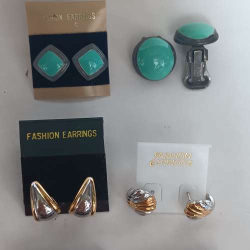 一手10對奧國耳環，古舊存貨， 自用/收藏珍品。共售500元單一對100元。no.2.11.24