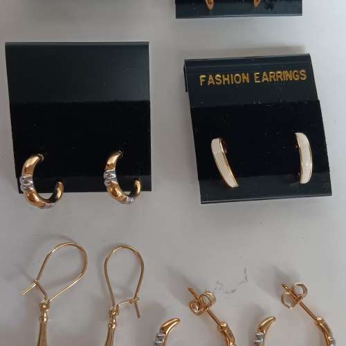 一手10對奧國耳環，古舊存貨， 自用/收藏珍品。共售500元單一對100元。no.2.11.24