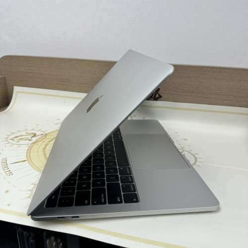 (荃灣實體店超靚機) APPLE Macbook Pro 2019 ver Retina i5 1.4/8gb ram/256gb SSD...
