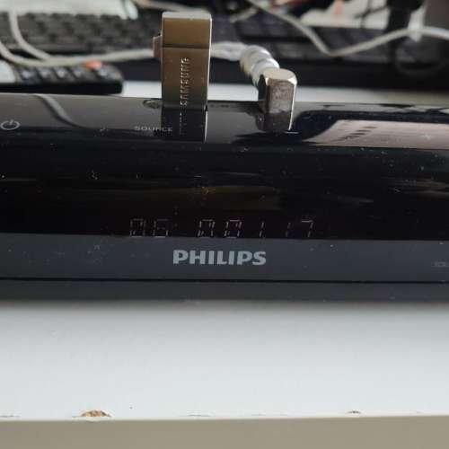 因換新機故售phillips  sound bar HTL2153B/12連搖控及原廠超低及接駁線材及火牛=$500